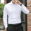 Herrklänningskjortor Stylish Men Business Shirt Lapel God andningsförmåga Svett-Absorberande social hudpunkter för att arbeta