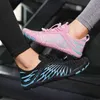 Vattenskor design vatten aqua skor kvinnor män barfota fem fingrar simning skor andas vandring vada fitness sport sneakers 231101