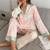 Kvinnors sömnkläder Floral Print Pyjamas 2st Sleep Set med byxor Satin Lapel Buttondown Nightgown Loungewear For Year Pyjamas 231031