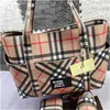 2023 Mom Baby Diaper Bag 3 peças Set Paris Feminino Designer Imprimir Multifuncional Moda Zipper Hasp Um Ombro Bolsa Mãe e Presente da Menina Criativo A4