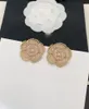 luxe rose fleur designer boucles d'oreilles femmes charme bling perle lettres élégantes fleurs douces noir rose boucles d'oreilles boucle d'oreille anneaux bijoux