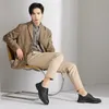 Kleiderschuhe Goldene Kamelschuhe Luxusmarken Fashion Dress Schuhe Freiwillige bequeme Retro -Geschäft Formale Lederschuhe für Männer 231101