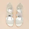 Sandalen Traumpaare Kinder Mädchen Sandalen mit niedrigem Absatz Süßes Partykleid Prinzessin Sandalen Strass Nieten Verschönerung Mode Mädchen Schuhe 230331