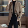 Męskie mieszanki wełny Business Casual Men's 2023 Autumn Middlong Trench Coats Wood Blend Blend Plaid Overcoat Highstreet Windbreaker Gtrusen Kurtka 231101