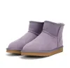 2023 Klassiska korta minikvinnor Snöstövlar Håll varma startman Kvinnor Plush Casual Warm Booties Fårskinn Suede Shoes Free Ovakt U5815 5825