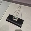 Bolsa de diseño para mujeres de diseñador de alta calidad sólido sólido seda diamante con encarcelamiento cuadrado de escarabajo cuadrado de banquete de banquete bolso de embrague de embrague elegante