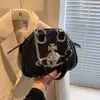 24SS Designer Viviene Westwoods Empress Dowager Saturn Borsa da bowling Borsa a catena stile punk Borsa unica Dark Crowd Borsa a spalla incrociata con tracolla Tide