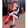 Trajes de anime Mulheres Maid Outfit Lolita Cosplay Bonito Sexy Erótico Kaii Café Venha Preto Branco Homens Uniforme Avental Vestido Bonito Bowknot camaL231101