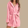 Ropa de dormir para mujer Coral Terciopelo con capucha Bata Albornoz Mujeres Invierno Absorbente Espesar Suave Cálido Camisón Batas Lady Fall Home Batas