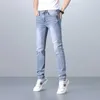 jeans pour hommes Jeans pour hommes jeans de luxe slim jambe droite, élastique pour petit pied, couleur claire, été mince, tendance, style américain haut de gamme Y17O