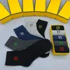 Designer-Herren- und Damensocken der Marke Luxury Sports Winter, Socken aus reiner Baumwolle mit Alphabet-Aufdruck und Deodorant-Box