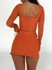 スカート女性の夏の服の衣装Y2Kセクシーなソリッドカラー恋人ネックライン長袖クロップトップサイドタイプビーチミニセット