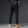 Jean noir de marque à la mode Pantalon droit coupe ajustée pour hommes Diffusion en direct polyvalente au printemps 2022