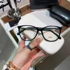 Sonnenbrille Designer Chic Cat Eye Schwarz Rahmenfarbe Lederbein Anti Blaulicht Einfacher Spiegel Kann mit kurzsichtigen Frauen kombiniert werden WSE1