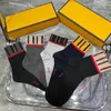 Designer-Herren- und Damensocken der Marke Luxury Sports Winter, Socken aus reiner Baumwolle mit Alphabet-Aufdruck und Deodorant-Box