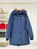 Kvinnor Puffer Jacket Jackor Womens Coatwomen Designer Fur Brangdy Bästa version 90% Duck Down Fill Windproof Waterproof Long Coat