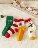 Calcetines de algodón navideños para niños 1-12 años Calcetines suaves de diseño de dibujos animados para niños Precioso Papá Noel Muñeco de nieve Medias de bebé feliz 4 pares/docena