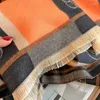 Foulards Design Écharpe Femmes Luxe Echarpes Plaid Fleur Imprimer Châle Wraps Hiver Chaud Cachemire Bufanda Pashmina Grande Taille Couverture