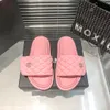 2023 Designer Hausschuhe Frauen Sandalen Hochwertige Slides Schuhe gesteppte Plattform rutschfeste Unterseite Sommer Strand Slipper Slide super bequemer flacher Hook Loop10