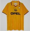 90 91 Koszulki retro koszulki piłkarskie 95 96 97 Gullit 01 02 03 12 14 15 Maldini van Basten Football Kaka Izaghi 06 07 Pirlo Shevchenko Baggio Milans Jersey