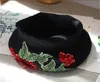 Berety 11-shi Drop Zimowa wełna filc czerwony kwiat zielone liście Ręka Kreading Piękna dama beret kapelusz kobiet malarz malarz 231031