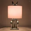 Table Lamps Nordic Led Lamp Masked Resin Light Retro Industrial Desk Bedroom Bedside Study Restaurant Decorate