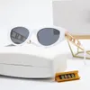 Designer-Sonnenbrille mit kleinem Gesicht, Luxus-Sonnenbrille, kurz, neuer Augenschutz, Metallbein, Fotorahmen, Sonnenschutz, Katzenrahmen-Sonnenbrille, trendiger Mittelrahmen mit Etui