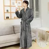 Men's Sleepwear Flannel Robe Temperament Lapel Bathrobe Autumn Winter Coral Fleece Nightgown Loose Casual Home Wear Warm Intimate Lingerie