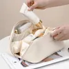 أكياس مستحضرات التجميل الحالات التي تعاني من سفر حقيبة سفر محمولة PU Pouch Women Waterproof Bathroom Wash Handbag مجموعة أدوات التصميم متعددة الوظائف 231101