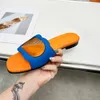 2023 kutusu ile Lüks kadın tasarımcı sandalet Parmak Arası Terlik terlik dayanak bayanlar sandalet kauçuk düz ayakkabı tasarımcı ayakkabı ow ofis spor ayakkabı
