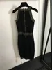 Düğme Süslenmiş Metalik Düzenli Örgü Midi Elbise Örgü Düğmeleri Lurex Trims Sleeess Elbise Kadın Tasarımcı Elbise Paris Bodycon Midi Elbise