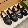 Designer hommes chaussures habillées en peau de vache boucle de matériel en cuir véritable messieurs chaussures décontractées mocassins d'affaires sans lacet baskets mariage bureau chaussure classique