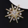 Shining Snowflake -broche voor vrouwen Men Kristallen Rhinestone Pearl -broches Hijab Pins sjaal gespen sieraden geschenken