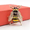 CINDY XIANG Broches de insectos coloridos unisex Broche de abeja lindo Pin Joyería de esmalte de color dorado Accesorios de vestido de moda Alta calidad 2532