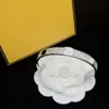 Luxusdesigner entwerfen elegante und stilvolle Buchstabenarmbänder für Damen als Geschenkschmuck zum Valentinstag