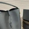 Mode kvinnor sadel hobo axelväska kvinnor lyx tote handväska man handväska plånbok crossbody designer lady äkta läder koppling svart underarmsäck kväll väska