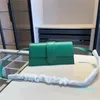 Lüks kadın çanta tasarımcısı crossbody çanta deri ayarlanabilir kayış pembe beyaz bayan flep çanta küçük iş seyahati