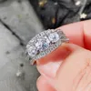 Anelli a grappolo Matrimonio moderno da donna con brillanti zirconi Proposta di lusso Accessori di fidanzamento Bling Gioielli