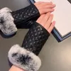 Frauen Männer warme Pelzleder Designer Winter Schaffell Fäustlinge schwarze fingerlose Handschuhe mit Boxpaket