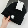Designer Beanie Winter Sticked Monclr Menskvinnor Cap italiensk trendig varm hatt Herrmode stretch ullhattar för män kvinnor