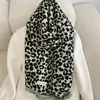 Sciarpe MoriBty Sciarpa invernale scozzese imitazione cashmere Sciarpa da donna di lusso con stampa leopardata Scialle con nappe Avvolge calda Pashmina Hijab Sjaal per donna 231101