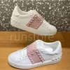 Scarpe basse Designer Sneaker Scarpe sportive da donna con rivetti in pelle Sneakers bianche da esterno stringate di lusso Scarpe da tavolo casual alla moda