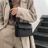Abendtaschen 2023 Klassischer französischer Stil Schulter-Quadrat-Tasche Damen Minimalistisches Wildleder-Leder-Umhängeband Einfache einfarbige Innentasche