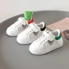 Sneakers dzieci białe buty moda klasistyczne dziewczęta chłopcy pu oddychające patchwork gumowe trampki maluch dzieci swobodne buty dla dzieci 231102