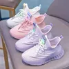 Sneakers babyskor barn sneakers mode sandaler fluorescerande ensam sport tennis som kör avslappnade lägenheter andningsbara tjejer skor 231102