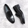 Wygodne ręcznie robione buty do sukienki czarny brązowy wzór krokodyla prawdziwy krowie skórzane mokasyna męskie