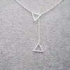 Pendentif Colliers Collier en acier inoxydable pour femmes Découpe Triangle Gland Chaînes réglables Ras du cou Cadeaux de mariage pour les femmes