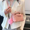 Borse moda da donna Versione coreana Borsa piccola portatile casual per la nuova borsa versatile quadrata 2023 estiva di nicchia popolare da donna