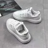 Miui White Shoe Ah Ah Семейная толстая подошва маленькая обувь для женщин 2023 Весна и осень Новая высокая ботинка для спортивных досугов и универсальных женских обуви