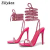 Top Sexy Crystal Kids Sandals Sandals Kobiety letni impreza ślub Bankiet moda Open Club Strippel Heels Buty 230306